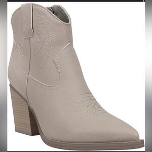 MIA Womens Sawyer Embroidered Pointed Toe Casual Boots Ankle Mid Heel- Grey